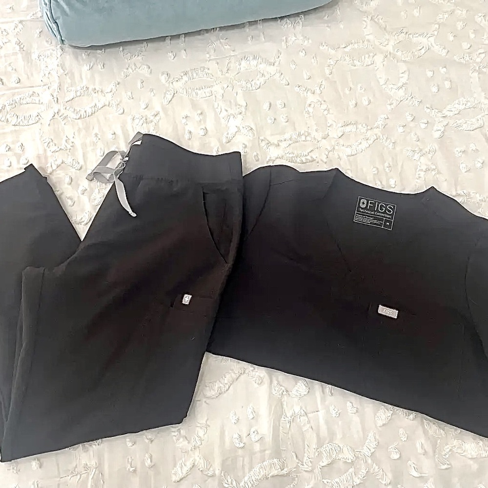 Figs scrubs